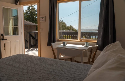 Ucluelet Hotel | Ocean View Jacuzzi Suite | #11
