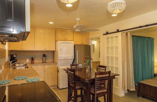 Rancho Palos Verdes House | Ocean view house, 1 bedrm, full kitchen & patio in Abalone Cove , RPV, private!