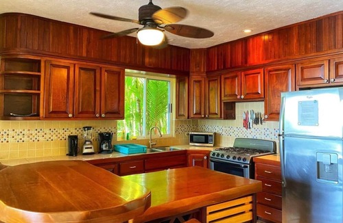 Ballena House | Ocean views-2 homes-2 swimming pools-5 min to Uvita-Sleeps 11