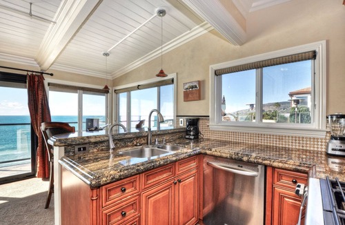 Laguna Beach Villa | Ocean views steps to the water prime Laguna Beach 8 Villa Roma
