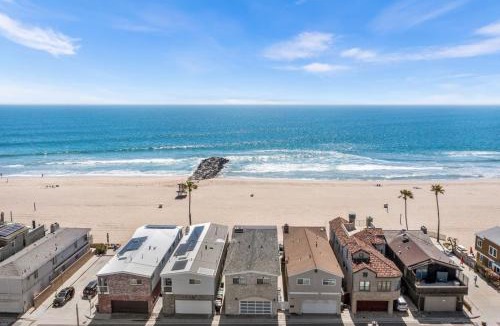West Newport House | Oceanfront 3BR Home with Pool Table & Patio