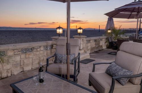 West Newport House | Oceanfront 3BR Home with Pool Table & Patio