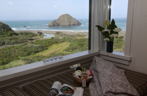 Elk Cottage | Oceanfront Cottage with Beach Access on Spectacular Mendocino Coast