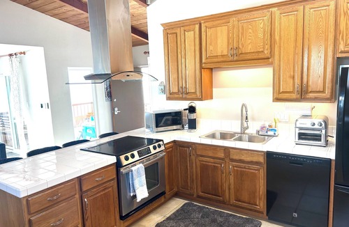 Leucadia House | Oceanfront Dolphin Views at the Edge of the USA. 2-Bed 1-Bath Pet-Friendly.