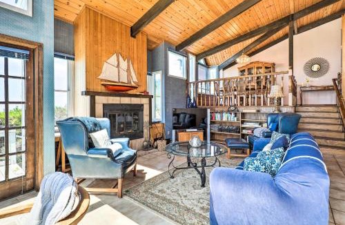 Manchester House | Oceanfront Irish Beach 'Sea Haven' Home w/Hot Tub