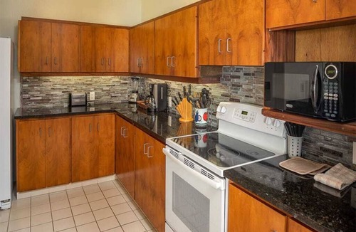 Keauhou Condo | Ocean’s Edge Bliss w/Chic Kitchen, Lanai, Laundry, AC, TV, WiFi–Kanaloa at Kona 3102