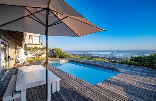 Kini Bay House | Oceans End - a home on the beach