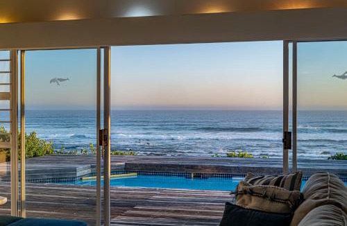 Kini Bay House | Oceans End - a home on the beach