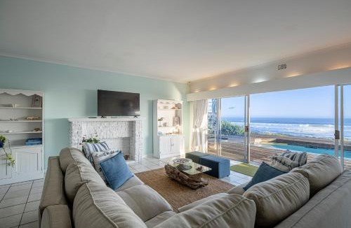 Kini Bay House | Oceans End - a home on the beach