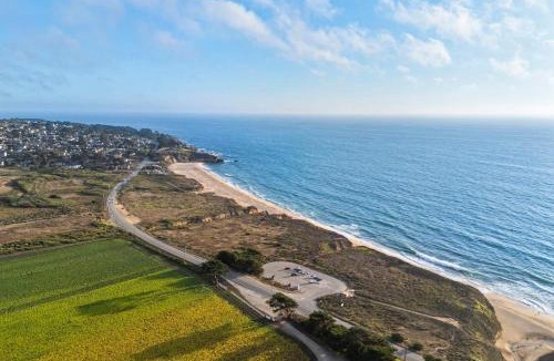 Montara House | Oceanview Beach Home Walk to Beach Trails Food Family Activities