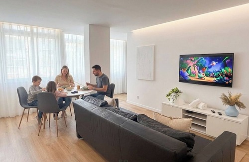 Paco De Arcos Apartment | Oeiras Work and Living by SP Living