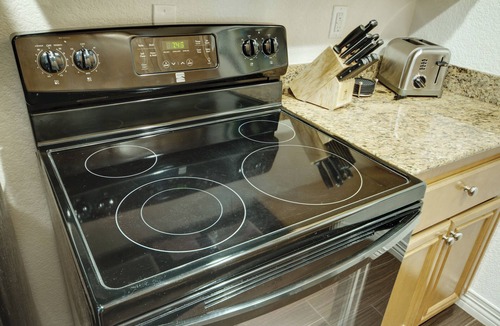 Las Vegas Resort | OFFICIAL LISTING | Wyndham - Desert Rose 1 Bed Suite Near Strip w/Full Kitchen