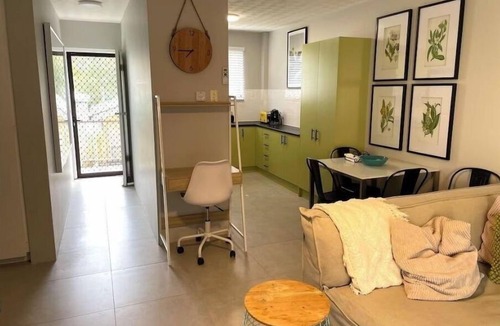 Alderley Apartment | Opposite Sedgley Parkn2 bedroom spacious apartment with 2 Queen size beds