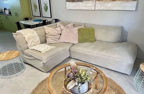 Alderley Apartment | Opposite Sedgley Parkn2 bedroom spacious apartment with 2 Queen size beds