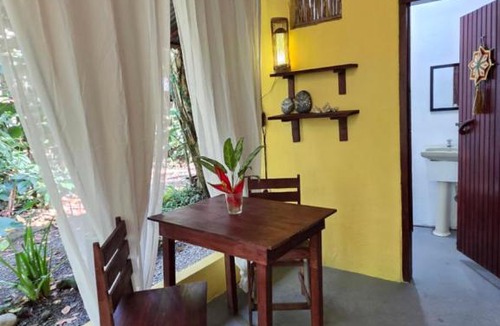 Chiguata House | Oropopo - Rustic Jungle Studio, steps to Chiquita Beach