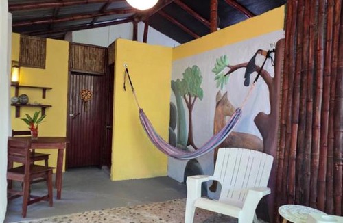 Chiguata House | Oropopo - Rustic Jungle Studio, steps to Chiquita Beach
