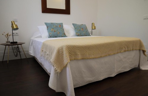 Agostos Bed & Breakfast | Os Agostos