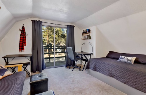 Sugarloaf Cabin | Oso Sweet by Big Bear Vacations | Cozy Sugarloaf Chalet | Hot Tub | Foosball | Darts