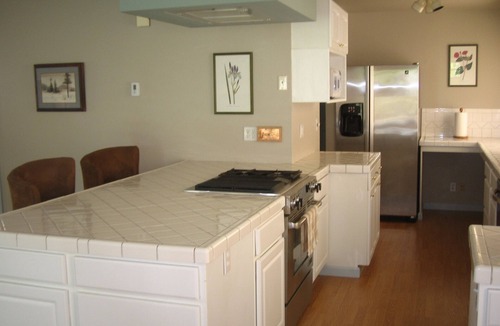 Callender House | Our cozy guest house is great for families & golf!