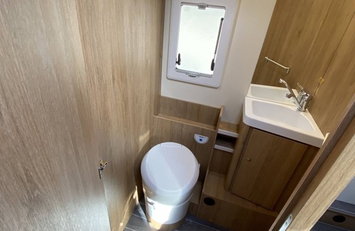 Calvao House | Our semi-integrated 265 TL in Aveiro