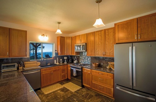 Shelter Cove House | Overlooking the ocean, sleeps 7, kid and pet friendly, pergola with privacy.