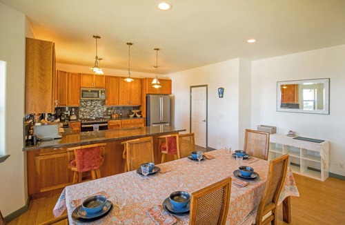 Shelter Cove House | Overlooking the ocean, sleeps 7, kid and pet friendly, pergola with privacy.