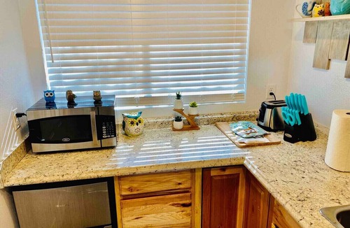 Ahwahnee Condo | Owl`s Nest - Hot Tub - Sleeps 3 - Yosemite
