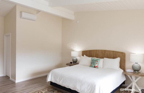 East Beach Hotel | Pacific Crest Hotel