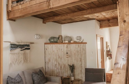 Ucluelet Apartment | Pacific Ocean 1-Bdr Loft Near Terrace Beach!⎮ Upper Deck