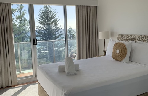 Burleigh Heads Hotel | Pacific Regis Apartments