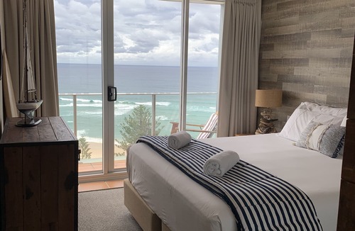 Burleigh Heads Hotel | Pacific Regis Apartments
