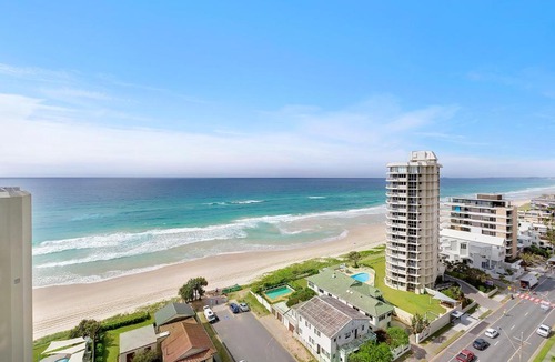 Main Beach Apartment | Pacific Views Resort
