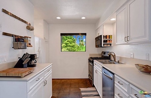 Chino Canyon House | Palm Springs Onyx Oasis is a 3 bedroom 2 bath home with a prime location.