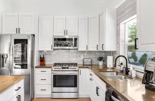 Racquet Club South House | Palm Springs Pool Home - Spa + Family Retreat