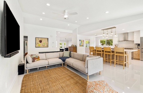 Araby Commons House | Paloma House - 5 BR w/pool, spa & views!