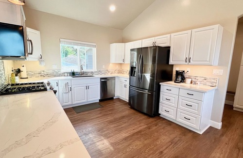 Three Rivers House | Panoramic Mountain and Valley Views
