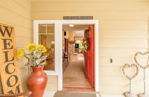 Bradley House | Panoramic Views | Hot Tub + BBQ | Game Room | Lake San Antonio | The J's Nest