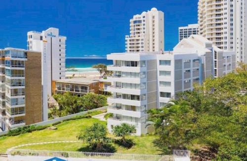 Surfers Paradise Apartment | Paradise Found - Where City and Surf Collide