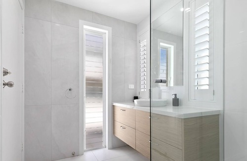 Banksia Beach House | PARADISE ON NORTH! LUXURIOUS CANAL HOLIDAY HOME