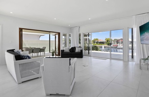 Banksia Beach House | PARADISE ON NORTH! LUXURIOUS CANAL HOLIDAY HOME