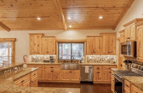 Summit Estates House | Paradise Pines. Walk to Summit, relax with family