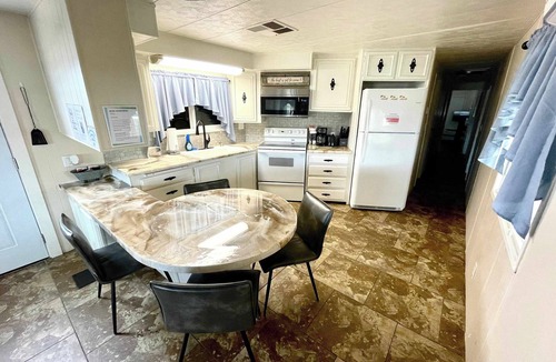 Cienega Springs House | Parker Strip House Su