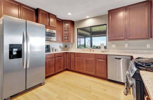 Paso Robles House | PaSO PaNORAMA-Swimming Pool, Hot Tub, & Views