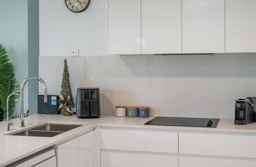 Marcoola Apartment | Pawfect Coastal - Pet friendly, Beachfront, Pool