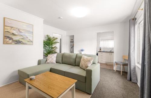 Kedron Apartment | Peaceful 1-Bed Apartment in Kedron with Parking