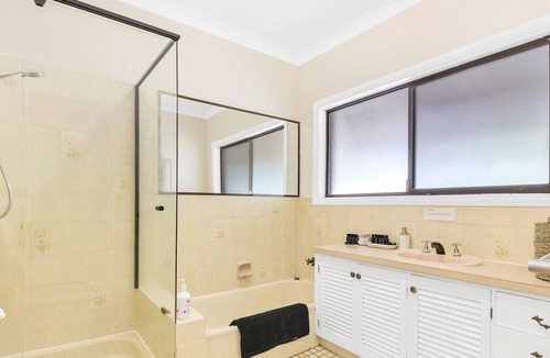 Upper Coomera House | Peaceful acreage between the Gold Coast theme parks and Mt Tamborine