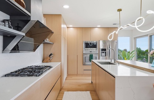Sugarloaf House | Peaceful Bay Views 4BR Hilltop Home in San Mateo Sleeps 8