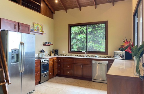 Uvita House | Peaceful Jungle Setting with Expansive Whales Tail/Ocean View