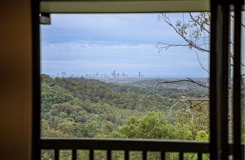 Mudgeeraba Cabin | Peaceful Kookaburra cabin in Mudgerabah, fire pit