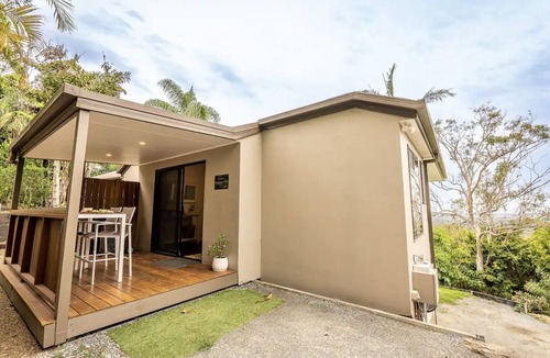 Mudgeeraba Cabin | Peaceful Kookaburra cabin in Mudgerabah, fire pit
